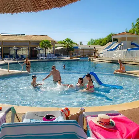 Beautiful 3-bedroom Mobil - Near The Σαλέ *