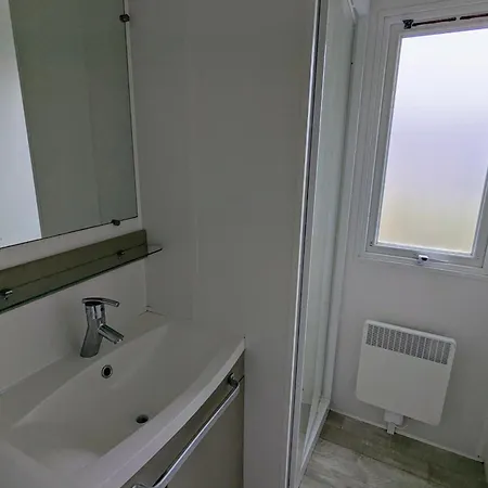 Chalet Beautiful 3-Bedroom Mobil Home - Near The Beach Saint-Hilaire-de-Talmont