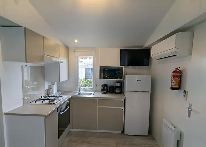 Beautiful 3-bedroom Mobil - Near The Horská chata Saint-Hilaire-de-Talmont