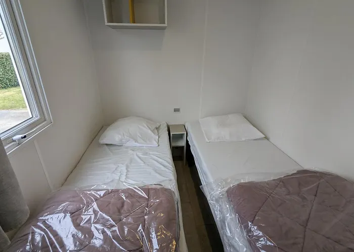 Beautiful 3-bedroom Mobil - Near The *