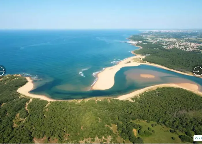 Beautiful 3-bedroom Mobil - Near The *